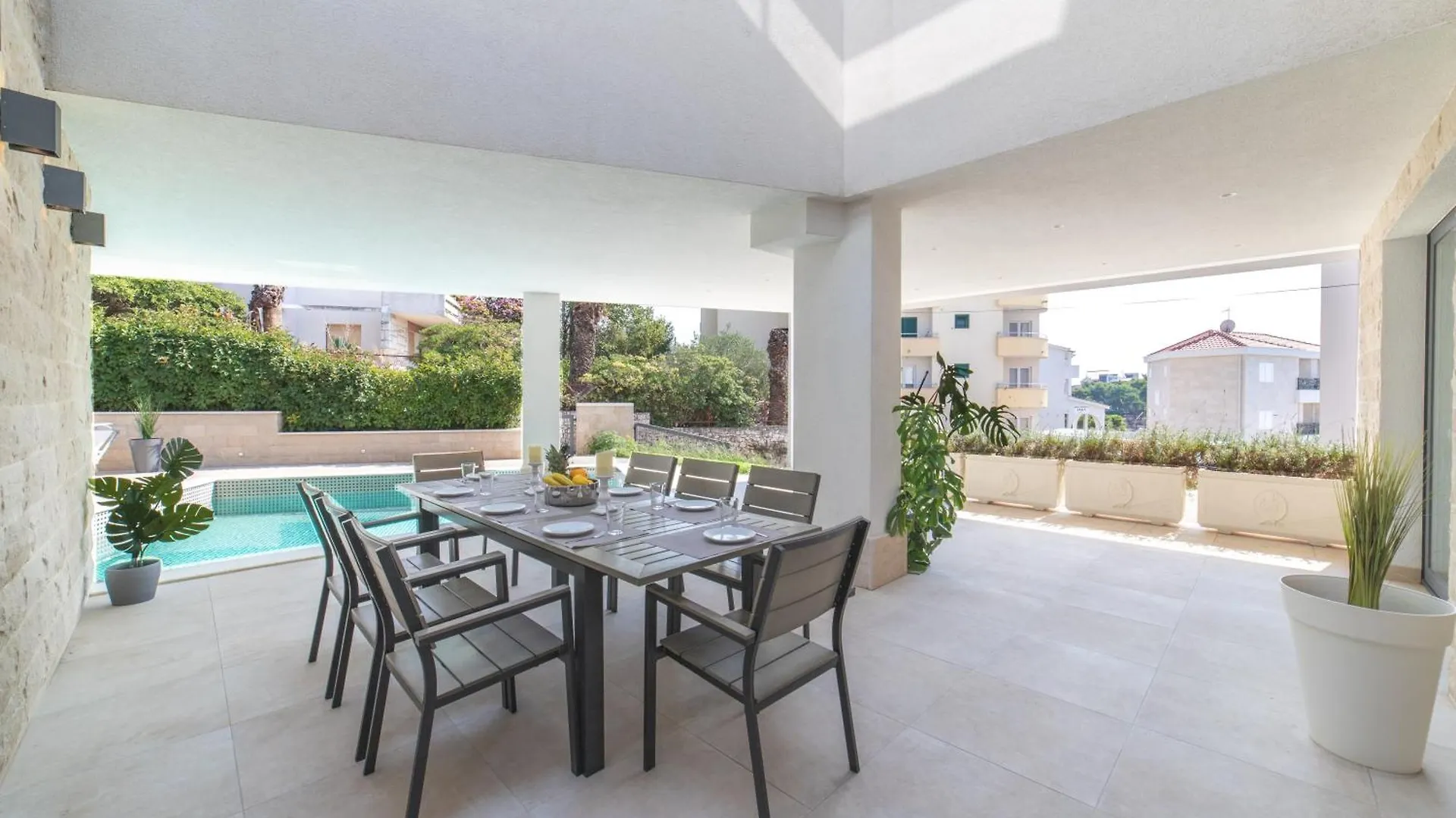 Luxury Villa Close To The Beach With Pool Abeona Trogir