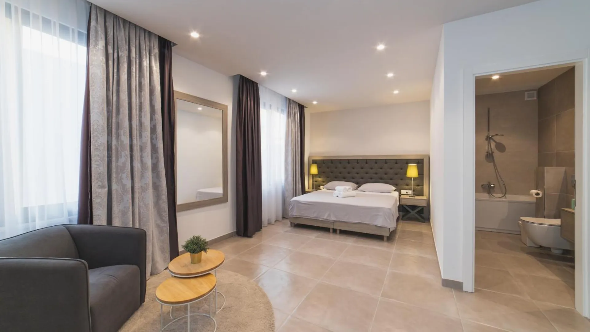 Luxury Villa Close To The Beach With Pool Abeona Trogir