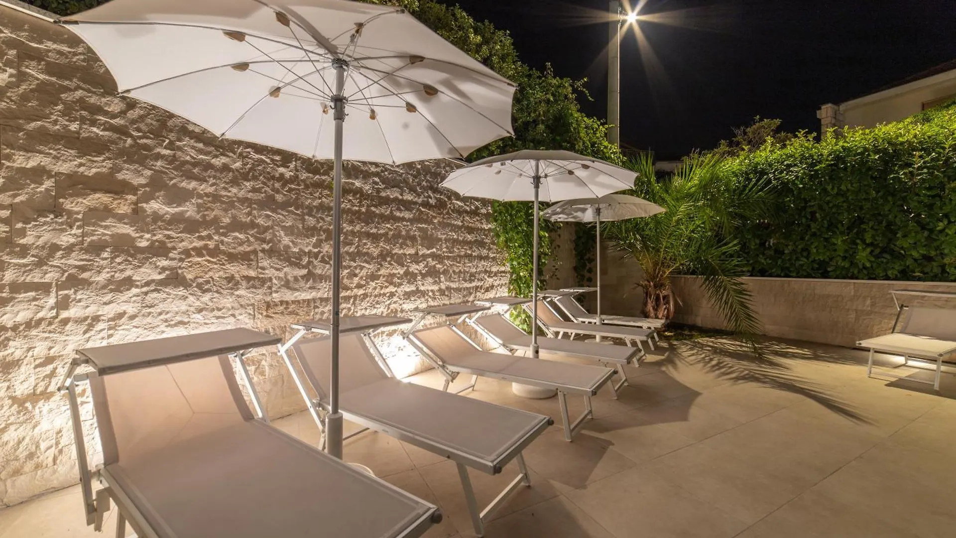 Luxury Villa Close To The Beach With Pool Abeona Trogir