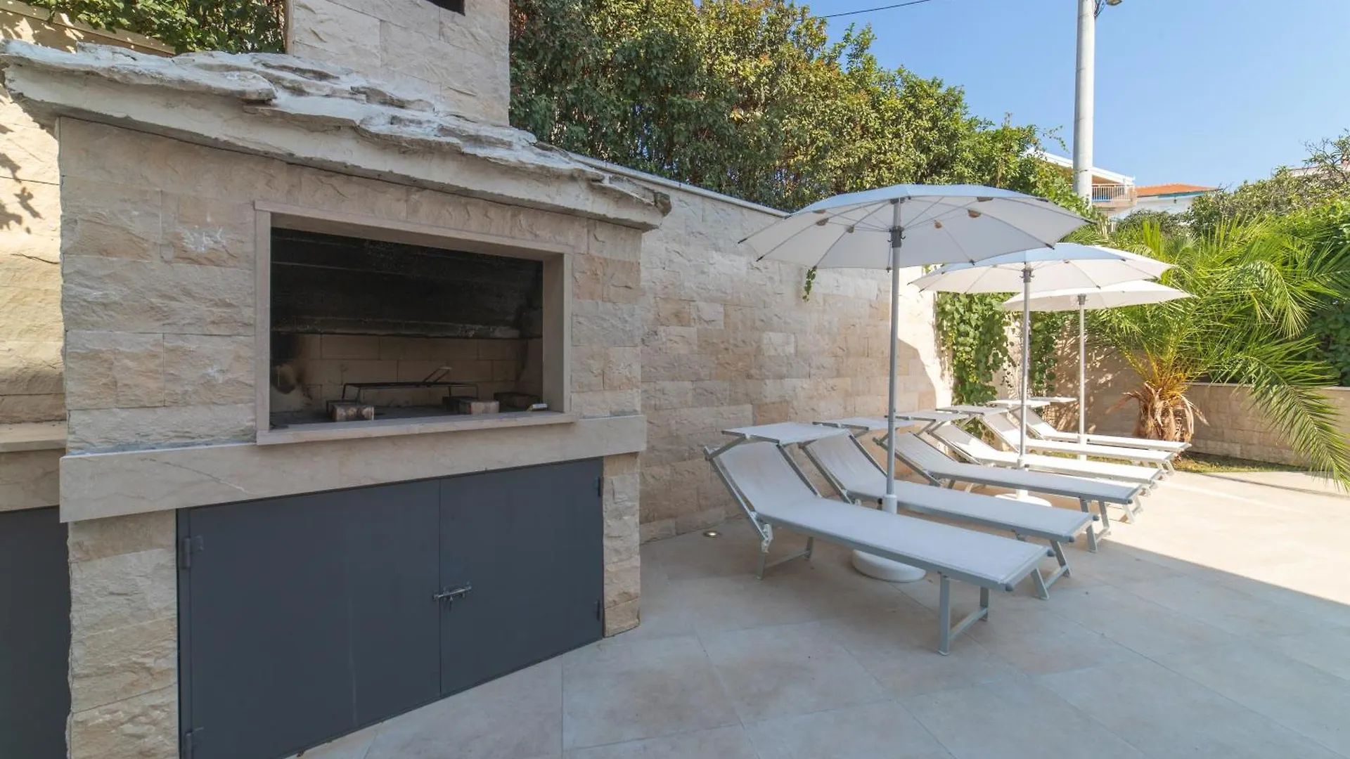 Luxury Villa Close To The Beach With Pool Abeona Trogir