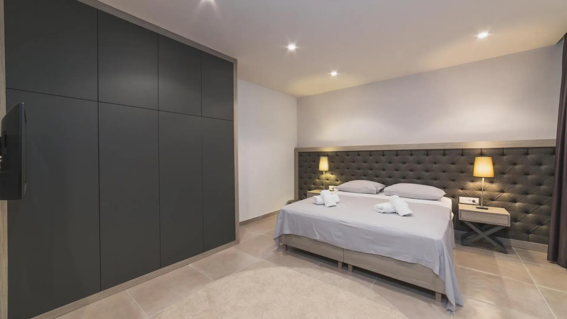 Luxury Villa Close To The Beach With Pool Abeona Trogir