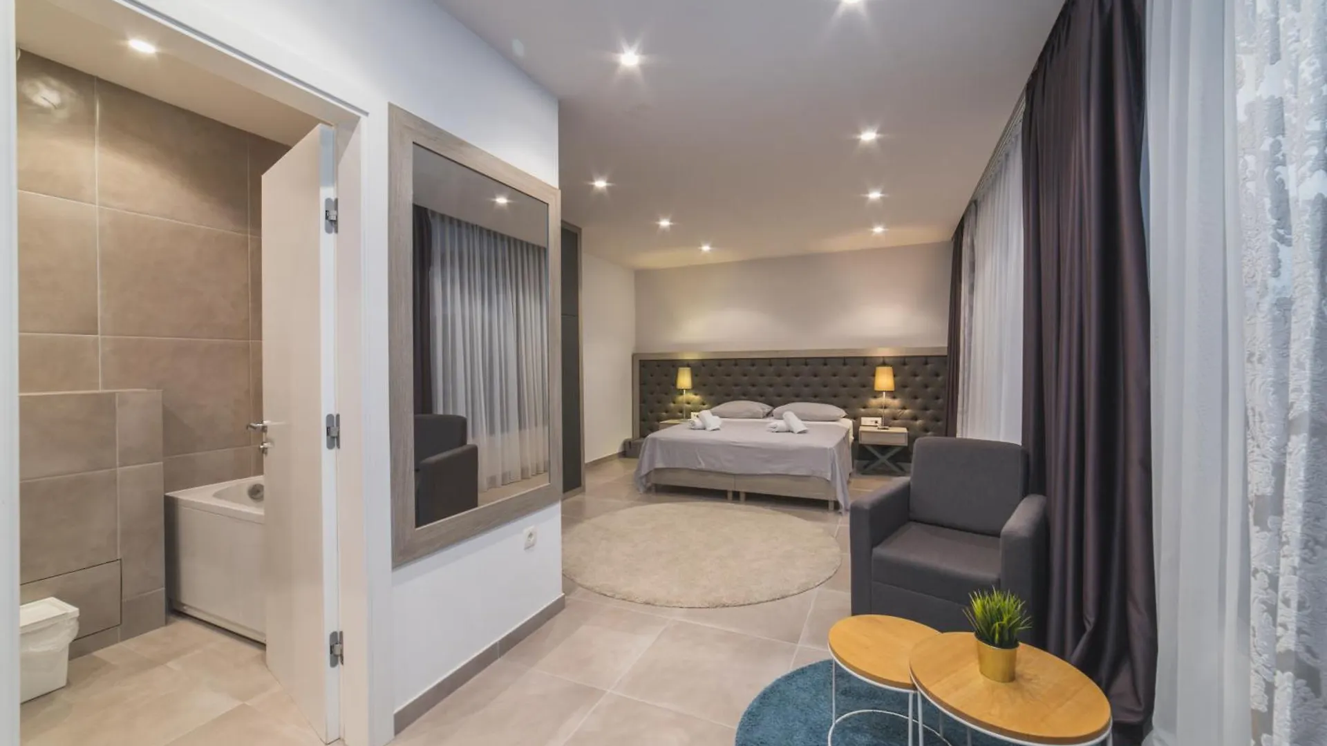 Luxury Villa Close To The Beach With Pool Abeona Trogir