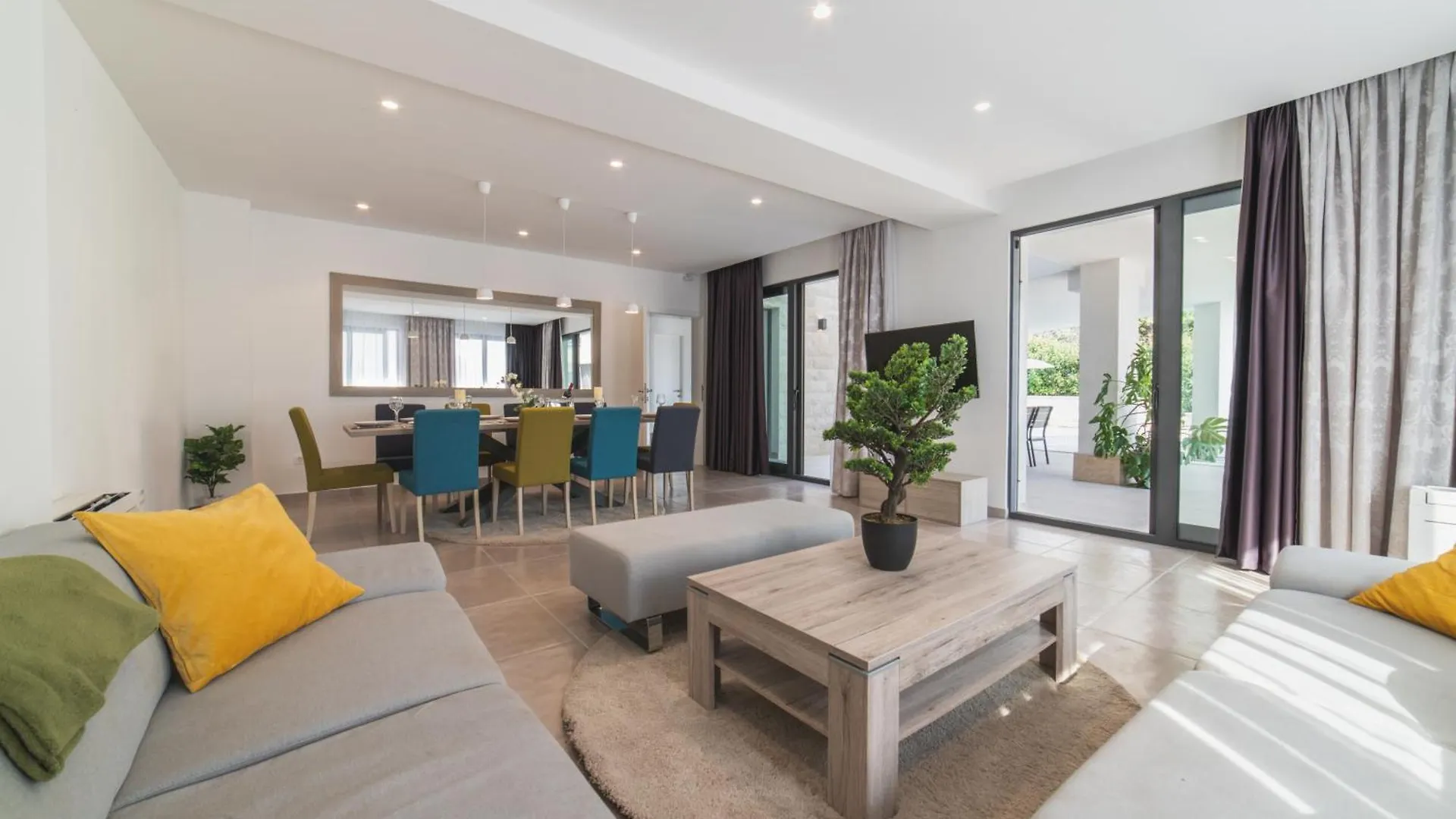 Luxury Villa Close To The Beach With Pool Abeona Trogir 0*,