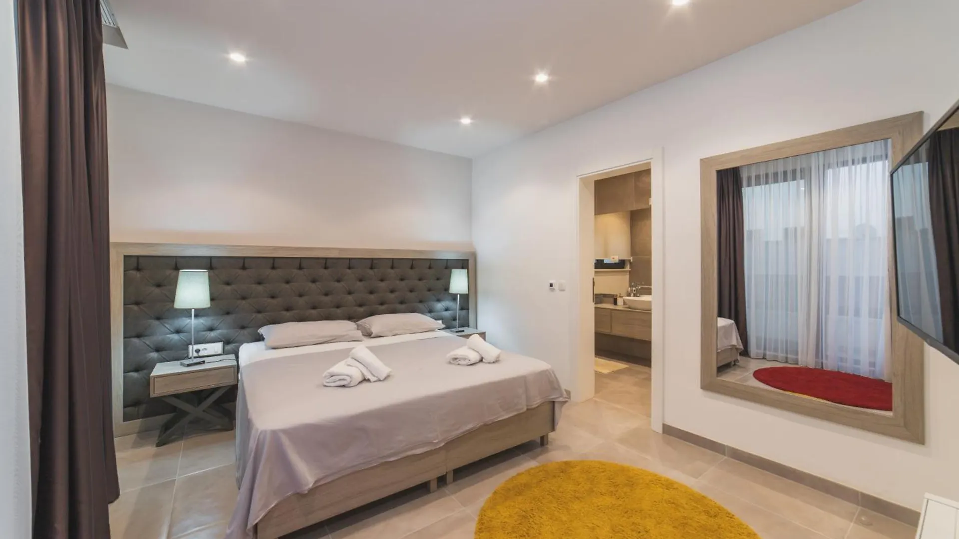 Luxury Villa Close To The Beach With Pool Abeona تروغير